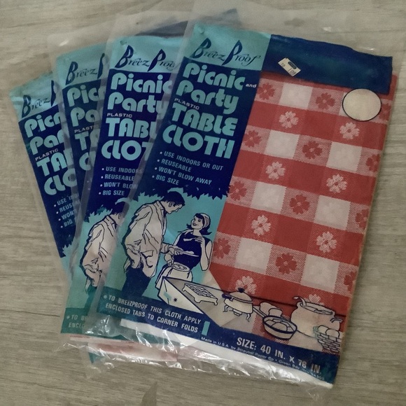Vintage Lot 4 Breez Proof Re-Usable Picnic Party Table Cloth 40" x 78” Checkered - Picture 9 of 9